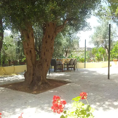 Alloggio per agriturismo Tenuta La Siesta *