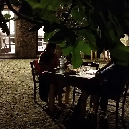Alloggio per agriturismo Tenuta La Siesta *