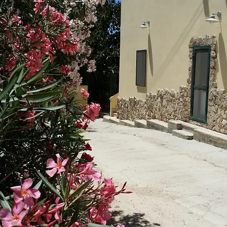 Tenuta La Siesta Фермерський будинок Галліполі