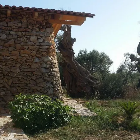 Tenuta La Siesta Фермерський будинок *